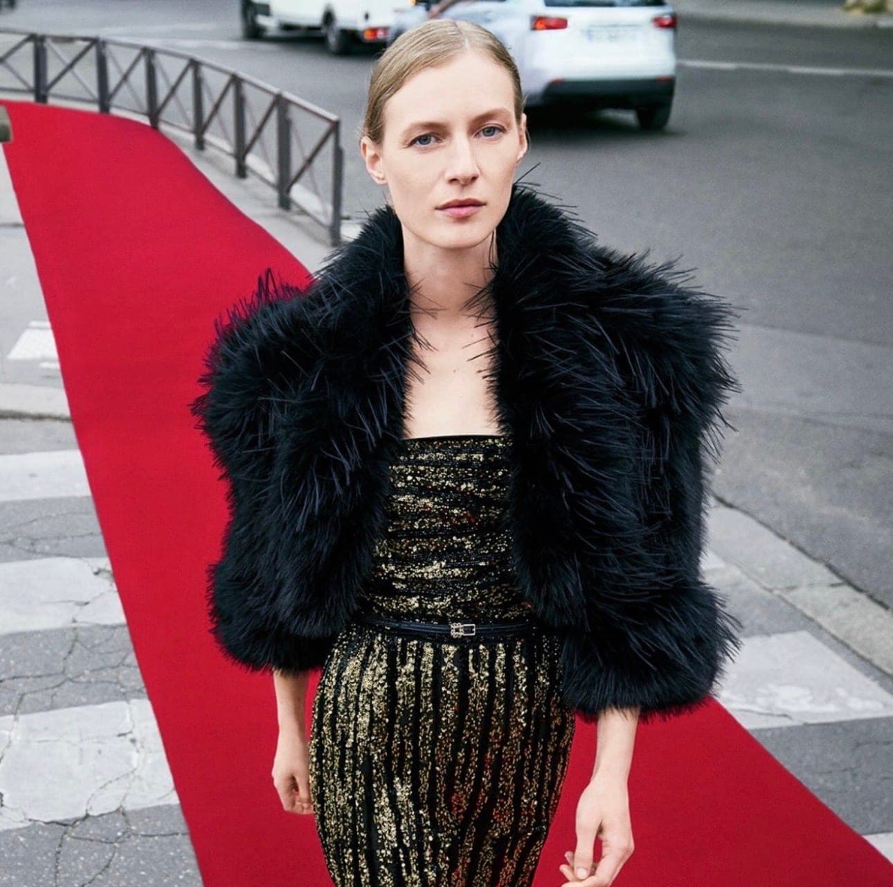 Emerald on the red carpet, a Saab signature.